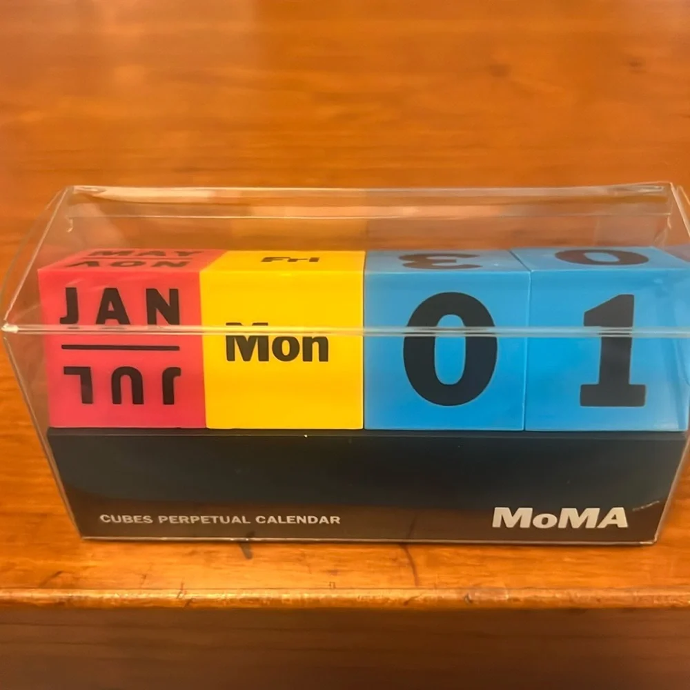 MoMA “cubes perpetual calendar” – multicolor blocks for day & month & year - NIB